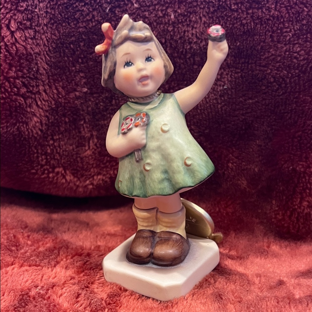 "Forever Yours" Goebel Hummel Figurine #793 Little Girl With Flowers